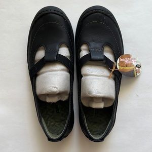 Earth Inertia Black Eclipse Women’s Flats